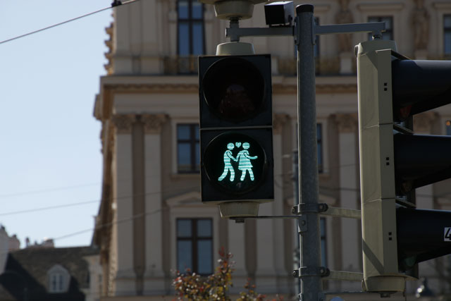 Ampelpärchen in Grün.