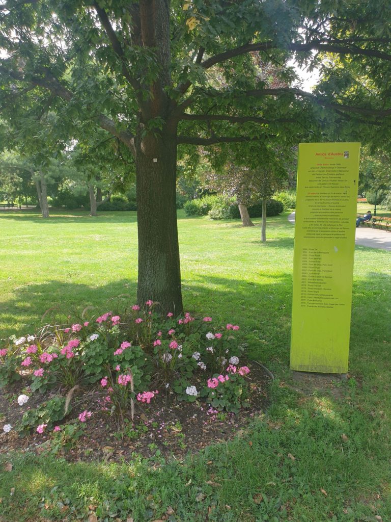 katalanisch-österreichische Initiative "Amics d'Austria" im Wiener Stadtpark