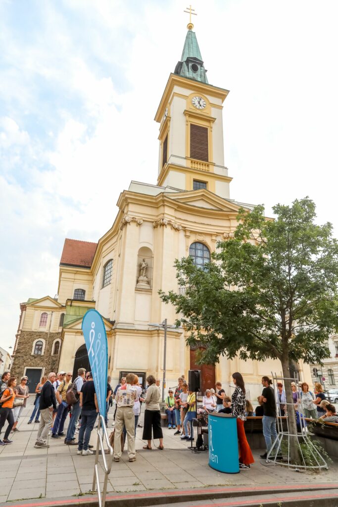 Kirche am St. Bartholomäus-Platz