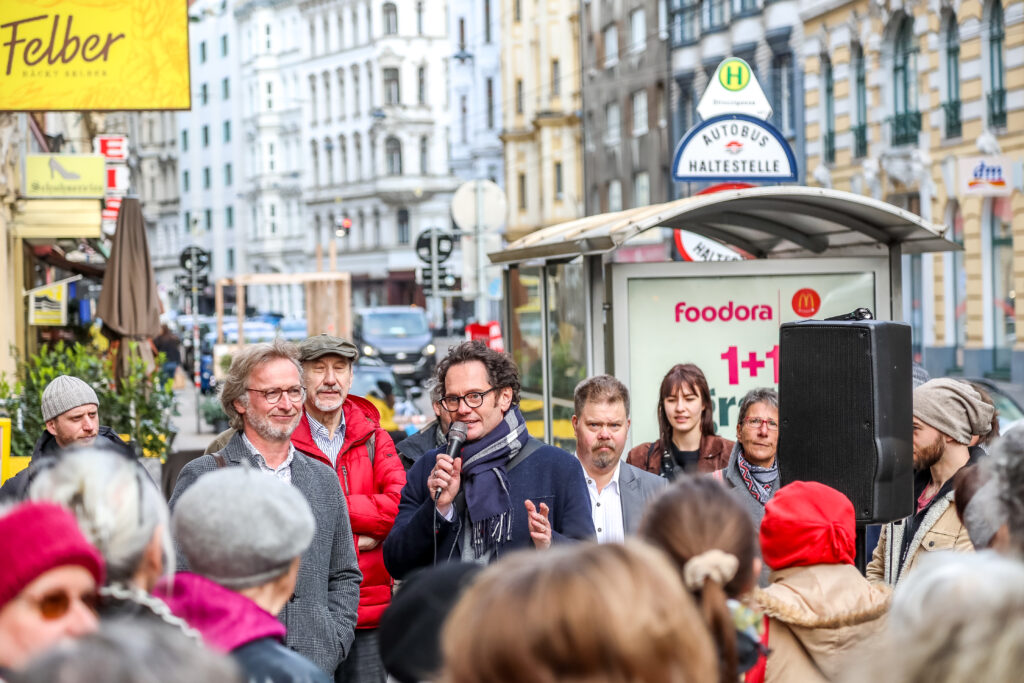 Martin Fabisch und Markus Reiter mit der Geh-Café Gruppe