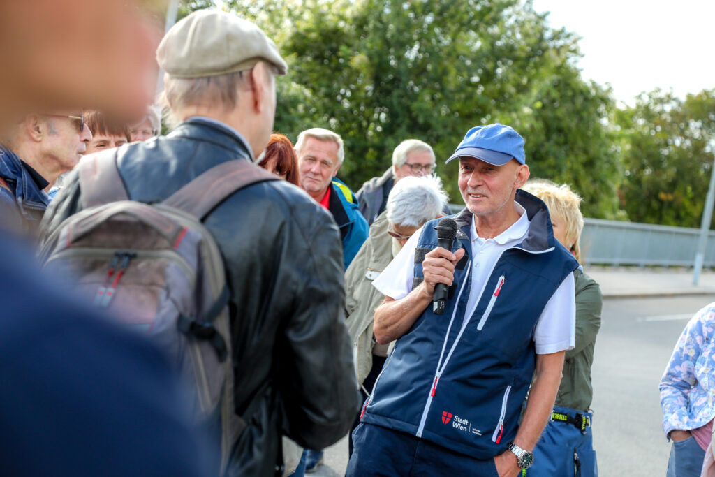 Stefan Fritscher von der MA 45 mit Mikrofon